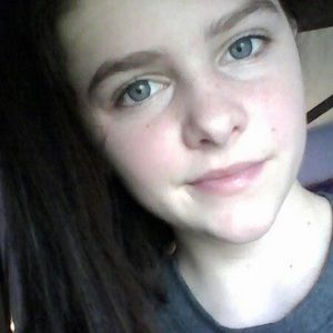 Meet your Posher, Laura and